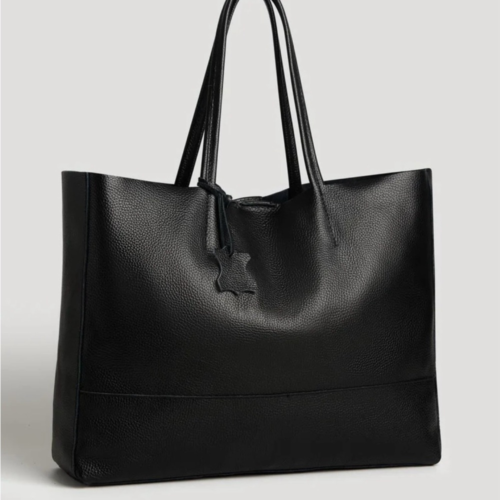 Adoratti Leather Carryall Tote Black Italian Leather NWOT Elegant Tote Bag - Picture 15 of 16